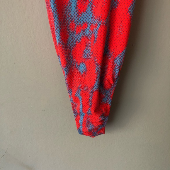 COPY - Nike HydraStrong Spiderback 1-Piece Swimsuit Size 10 - Picture 6 of 10